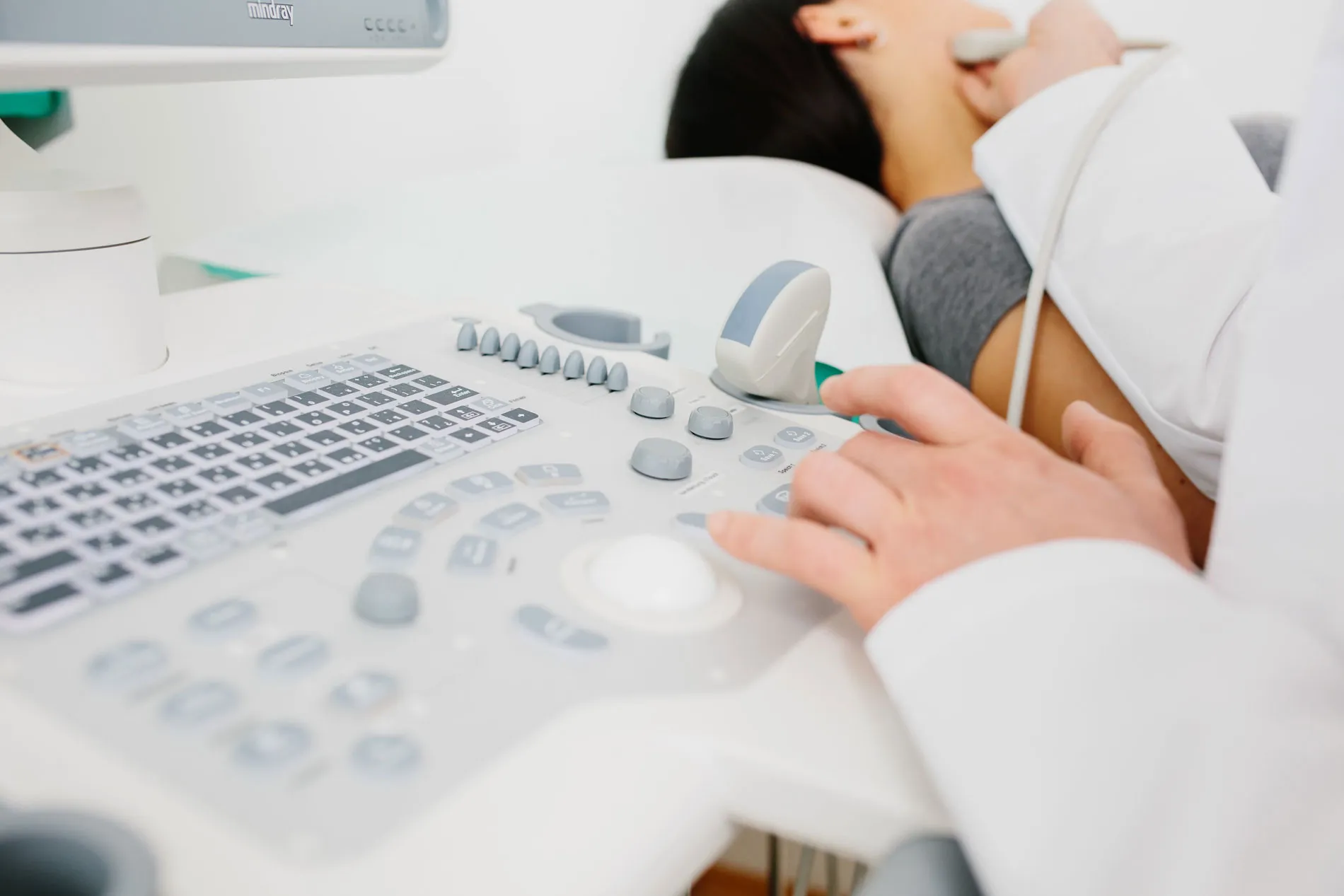 Kopf-, Hals- und Schilddrüsenultraschall